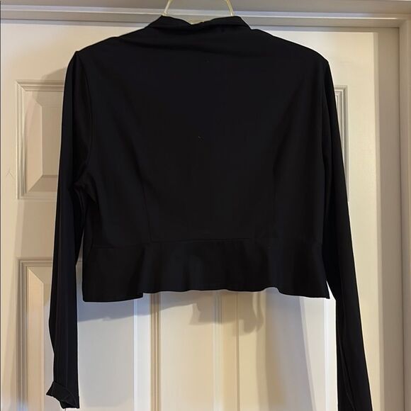 Elegant Black Women's Shrug - Picture 3 of 8